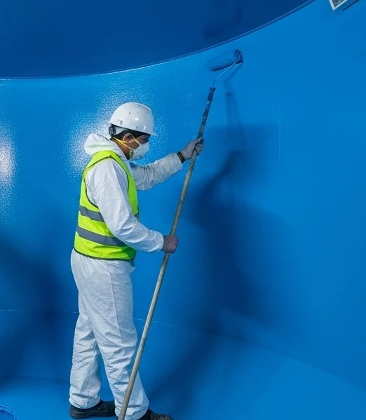 عازل خزانات